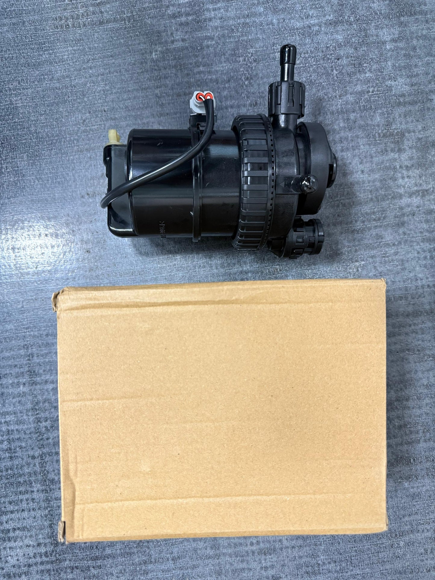 TOYOTA HILUX KUN25 FUEL FILTER HOUSING DIESEL HAND PUMP WITH FILTER (STRAIGHT) (HP00001)