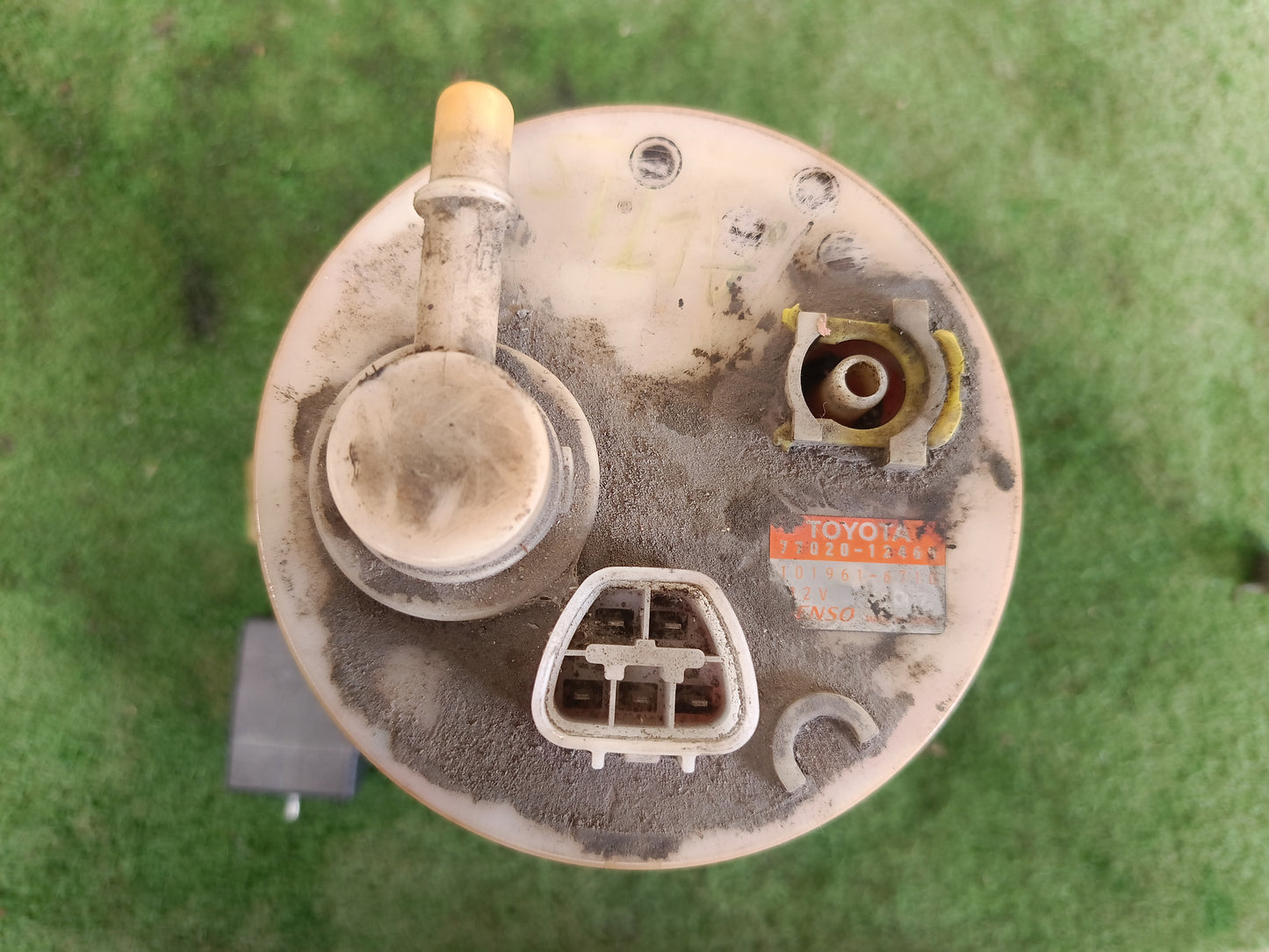 TOYOTA COROLLA FIELDA FUEL PUMP (77020-12460)