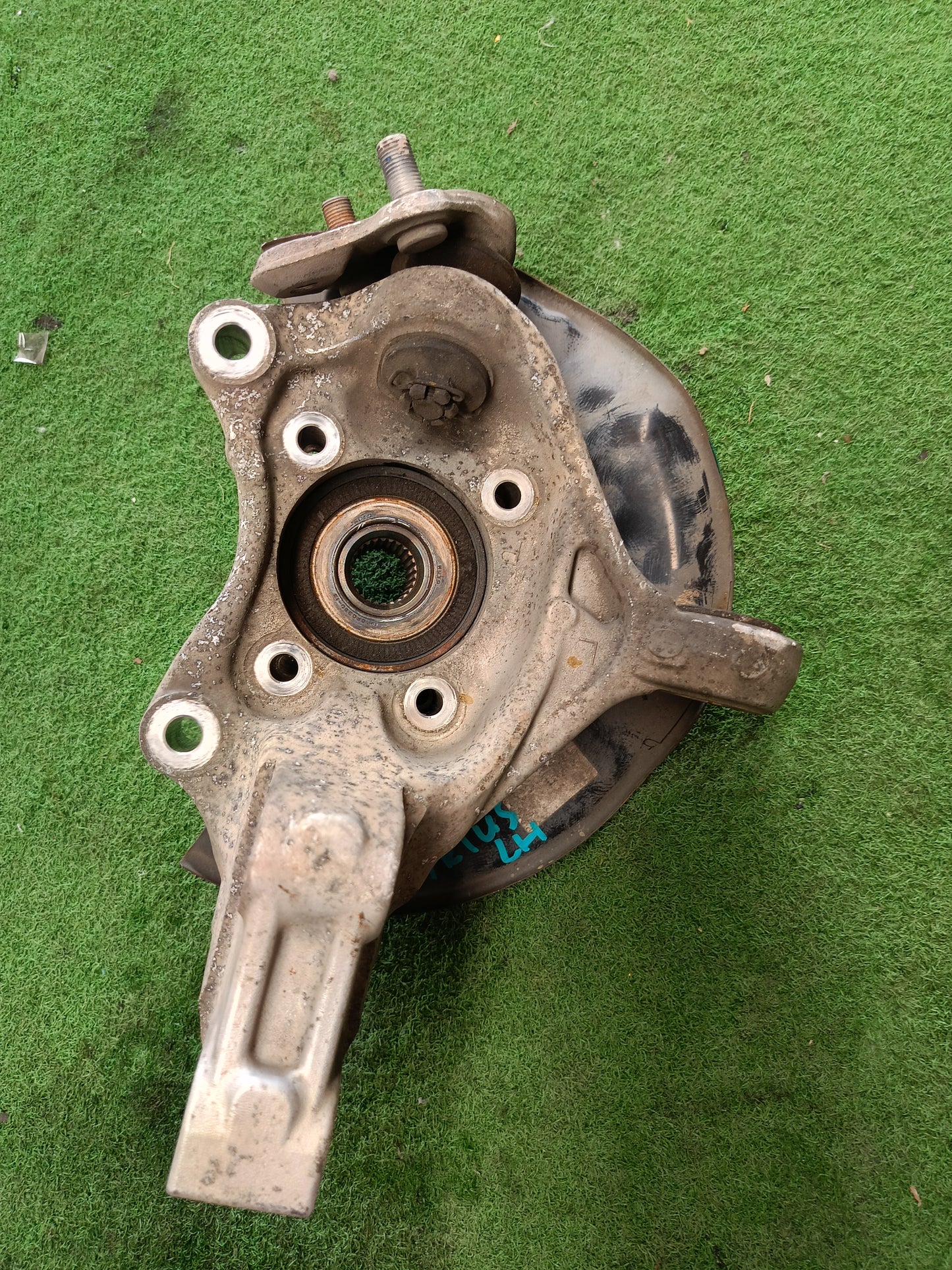 TOYOTA PRIUS KNUCKLE ARM LH (KA085)