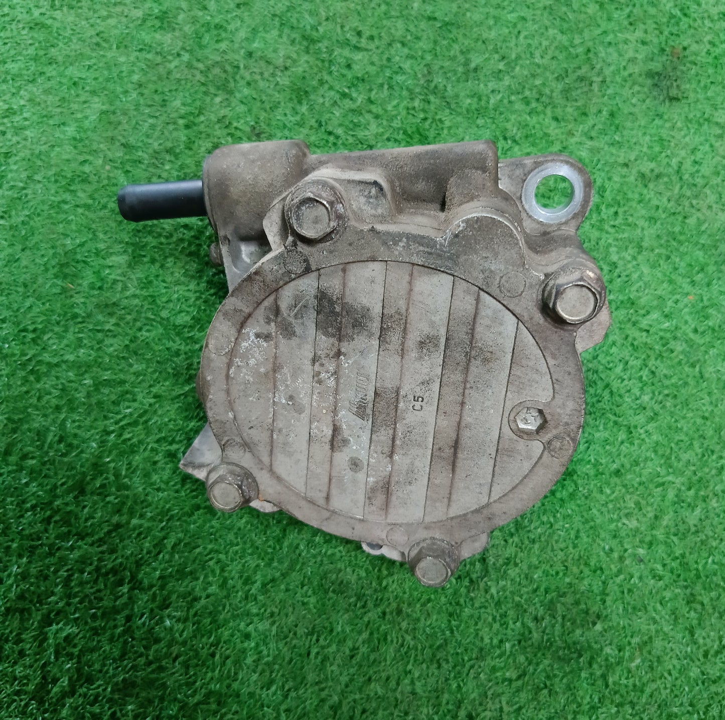 MITSUBISHI TRITON BRAKE VACUUM PUMP (VP0002)