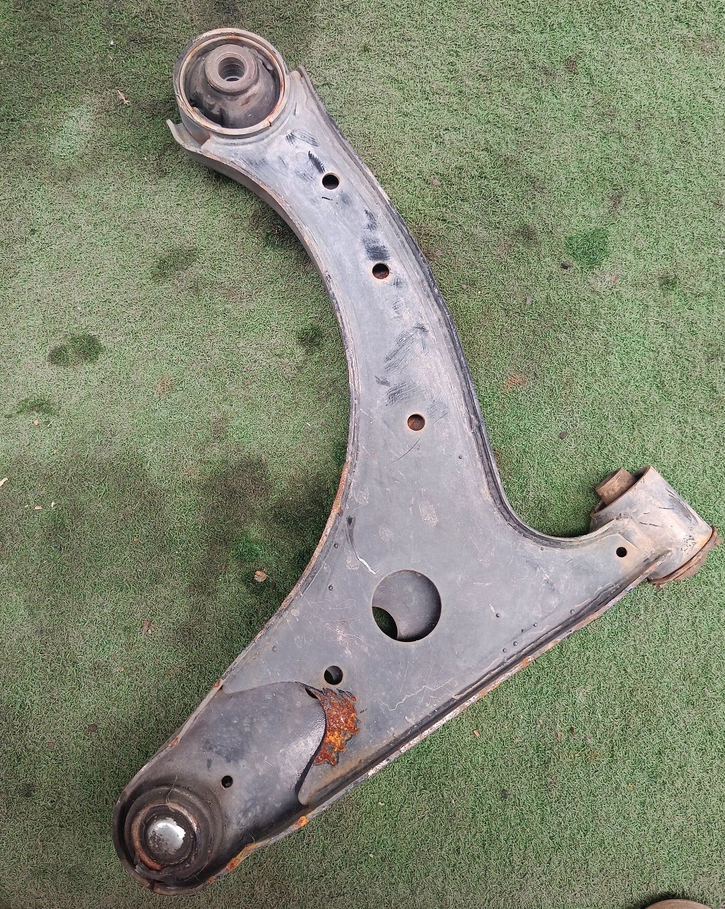 TOYOTA AVANZA LOWER ARM LH (LAM060)