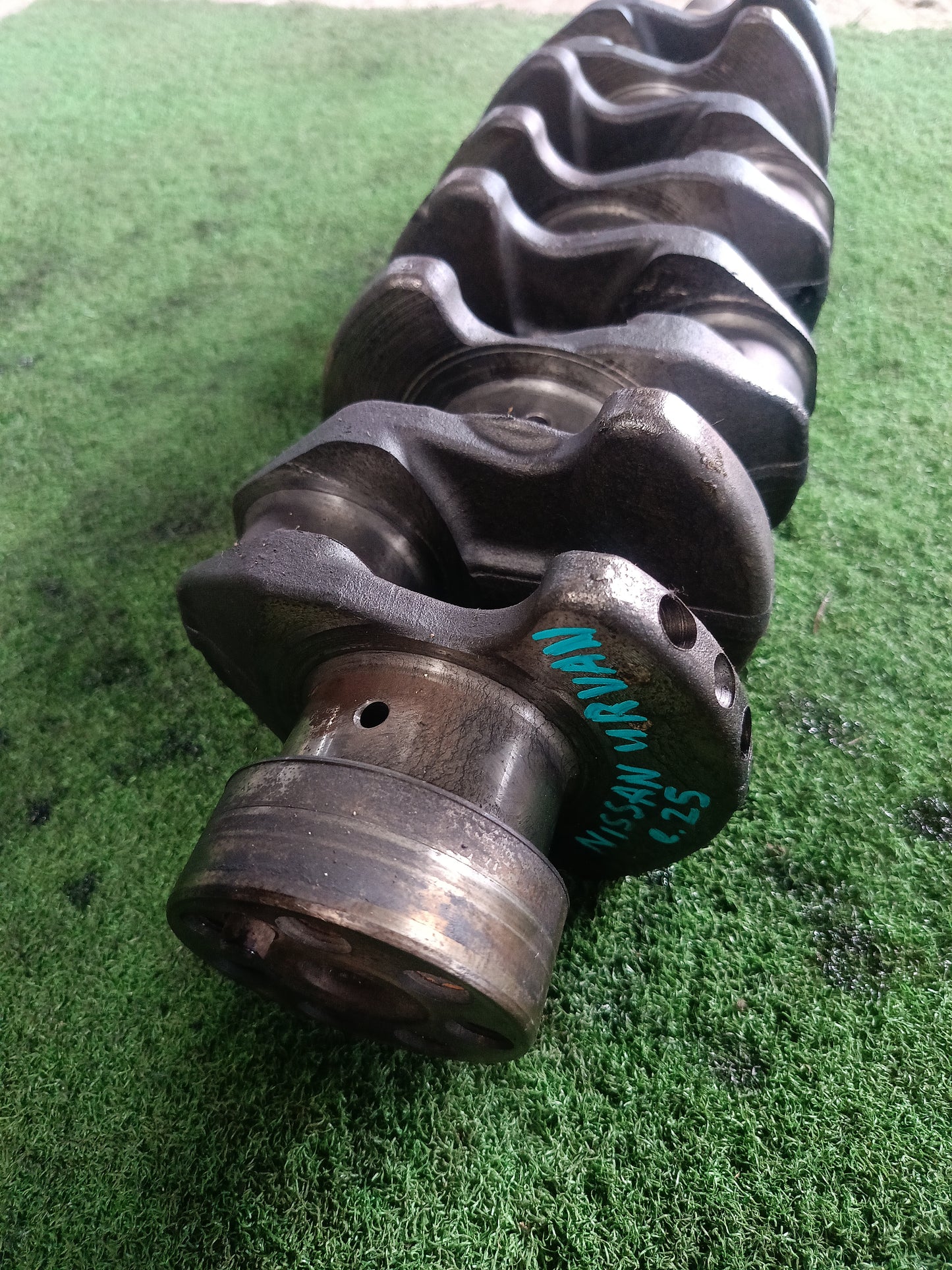 NISSAN URVAN E25 CRANKSHAFT (CS00011)