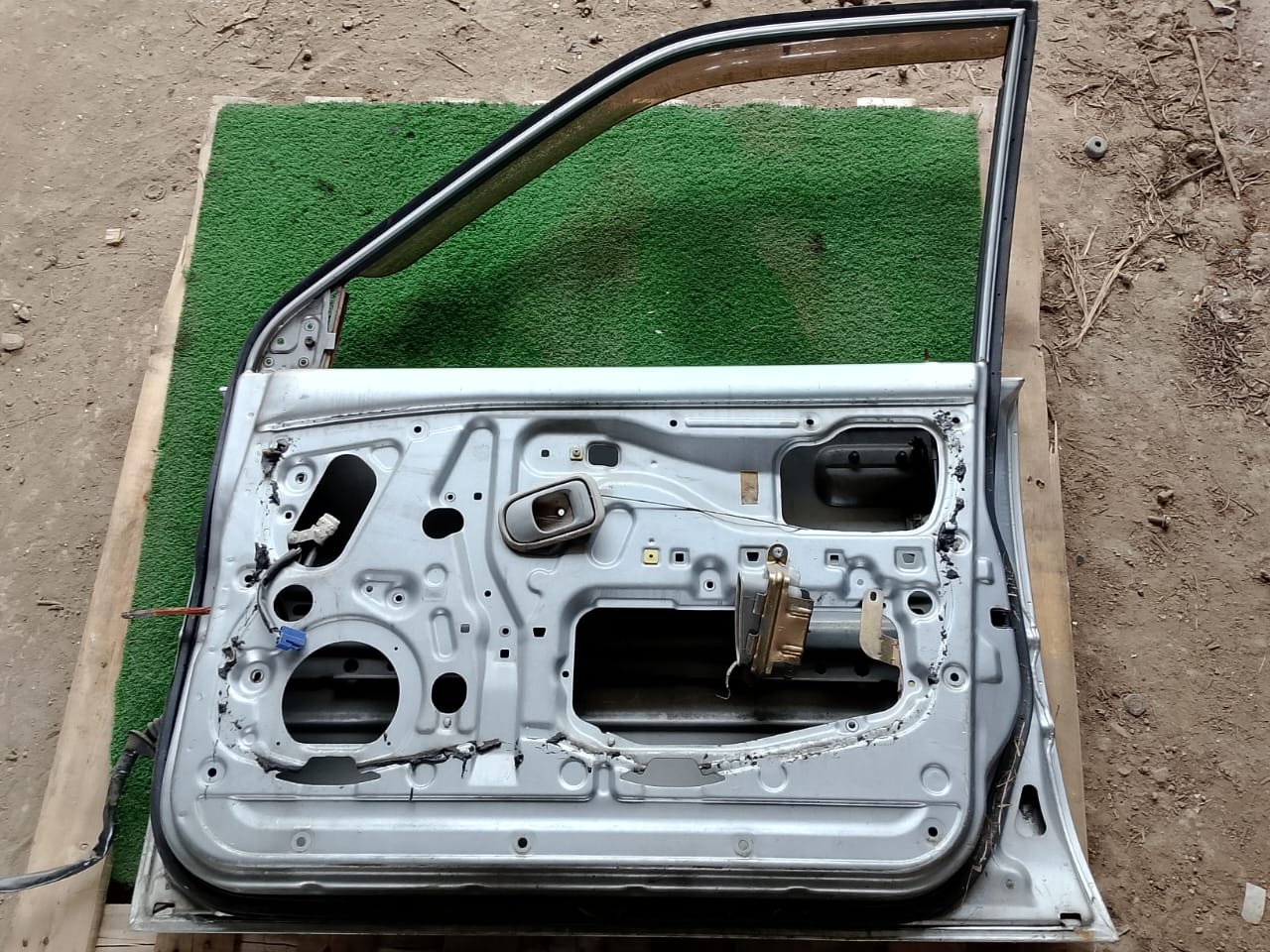 PERODUA KANCIL DOOR PANEL FRH KOSONG SILVER (DP00293)