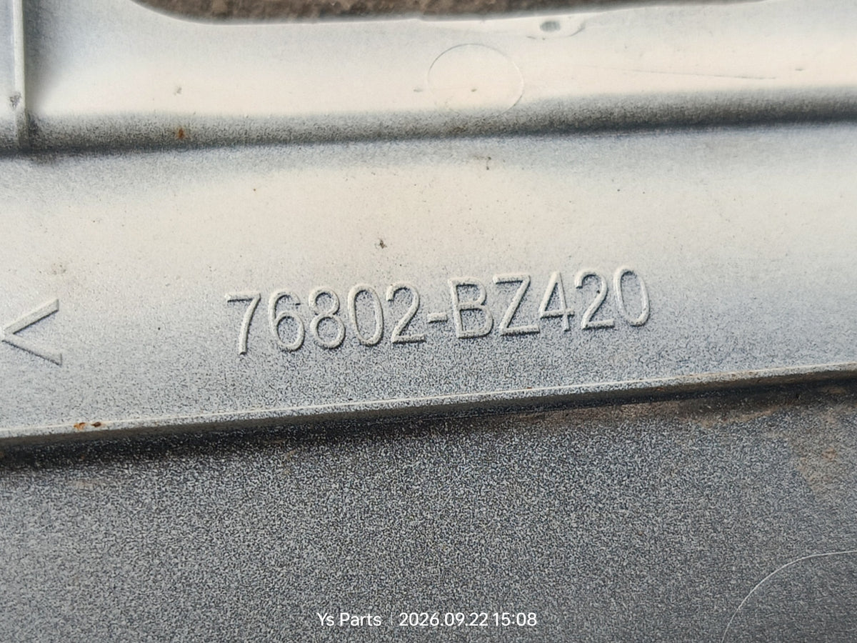 TOYOTA VELOZ TAIL GATE MOLDING (76802-BZ420)
