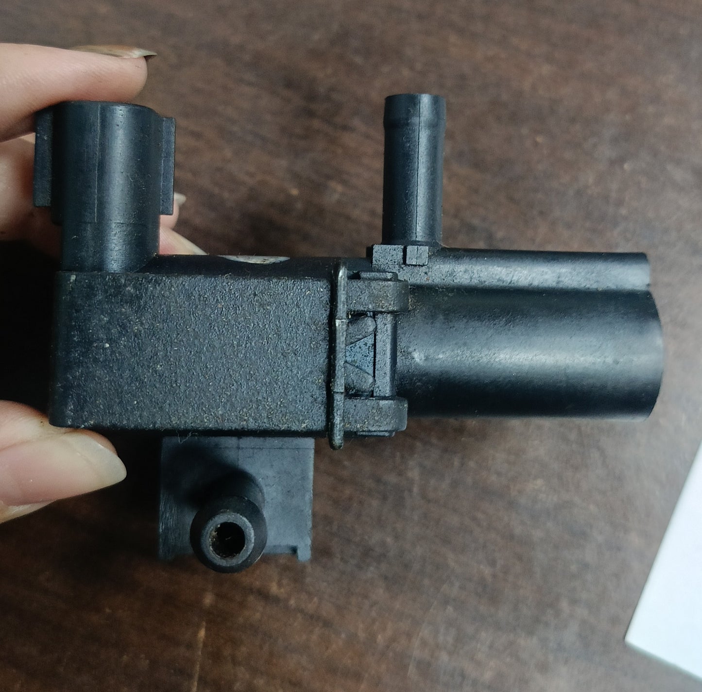 TOYOTA GENUINE VACUUM VALVE SWITCH (25860-28080)