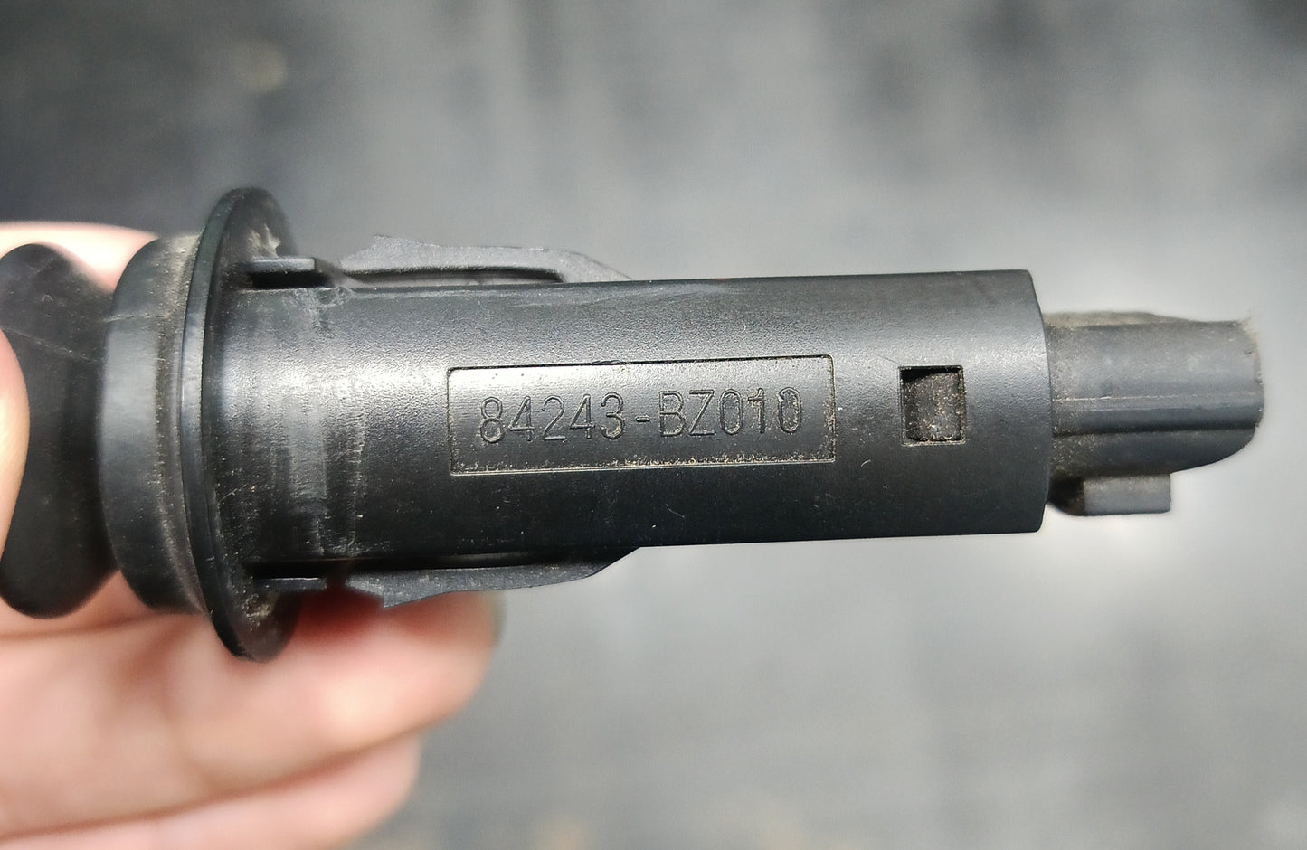 PERODUA MYVI/VIVA/ALZA/ TOYOTA AVANZA FRONT BONNET SWITCH (84243-BZ010)