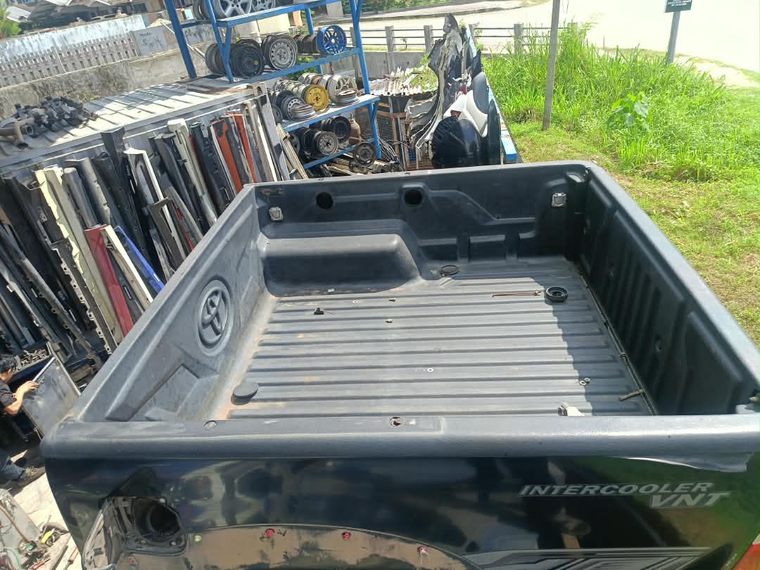 TOYOTA HILUX VIGO CABIN / BUCKET (TY000-CBN001)