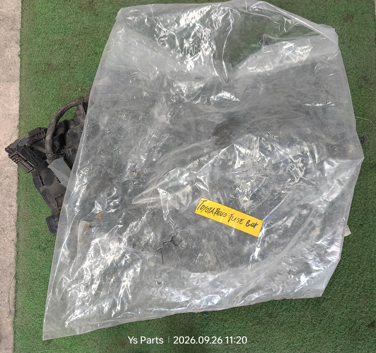 TOYOTA HILUX REVO FUSEBOX WIRING (WRG0119)