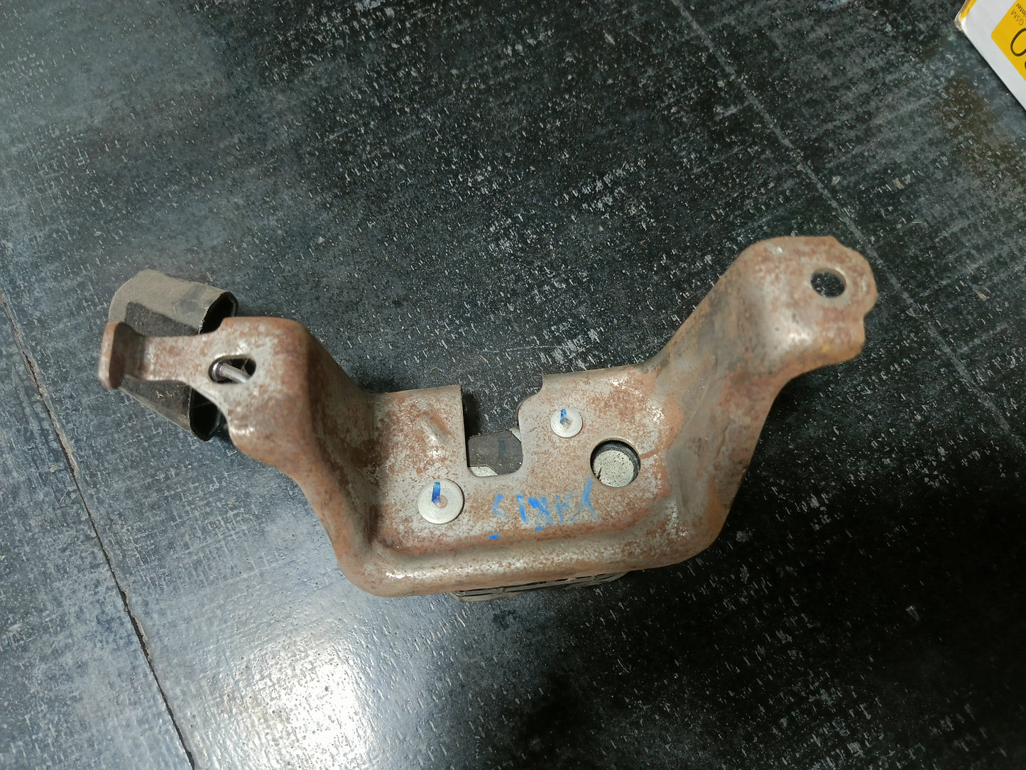 TOYOTA YARIS TAILGATE LOCK BL00010