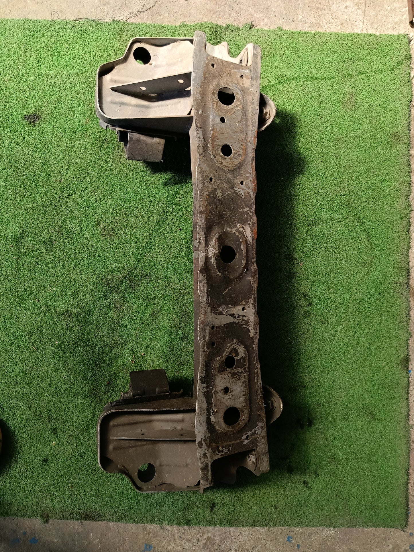 TOYOTA AVANZA CROSSMEMBER (CMB035)