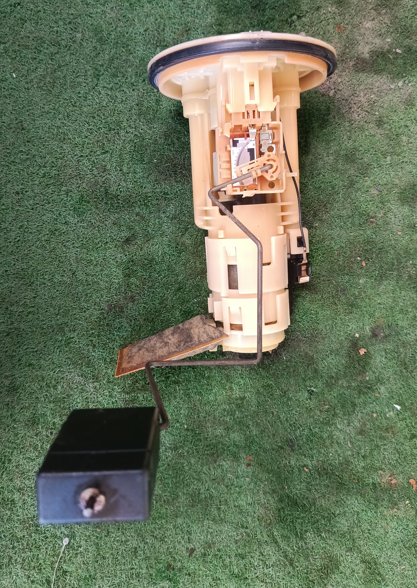 PERODUA ALZA FUEL PUMP (23210-BZ040)