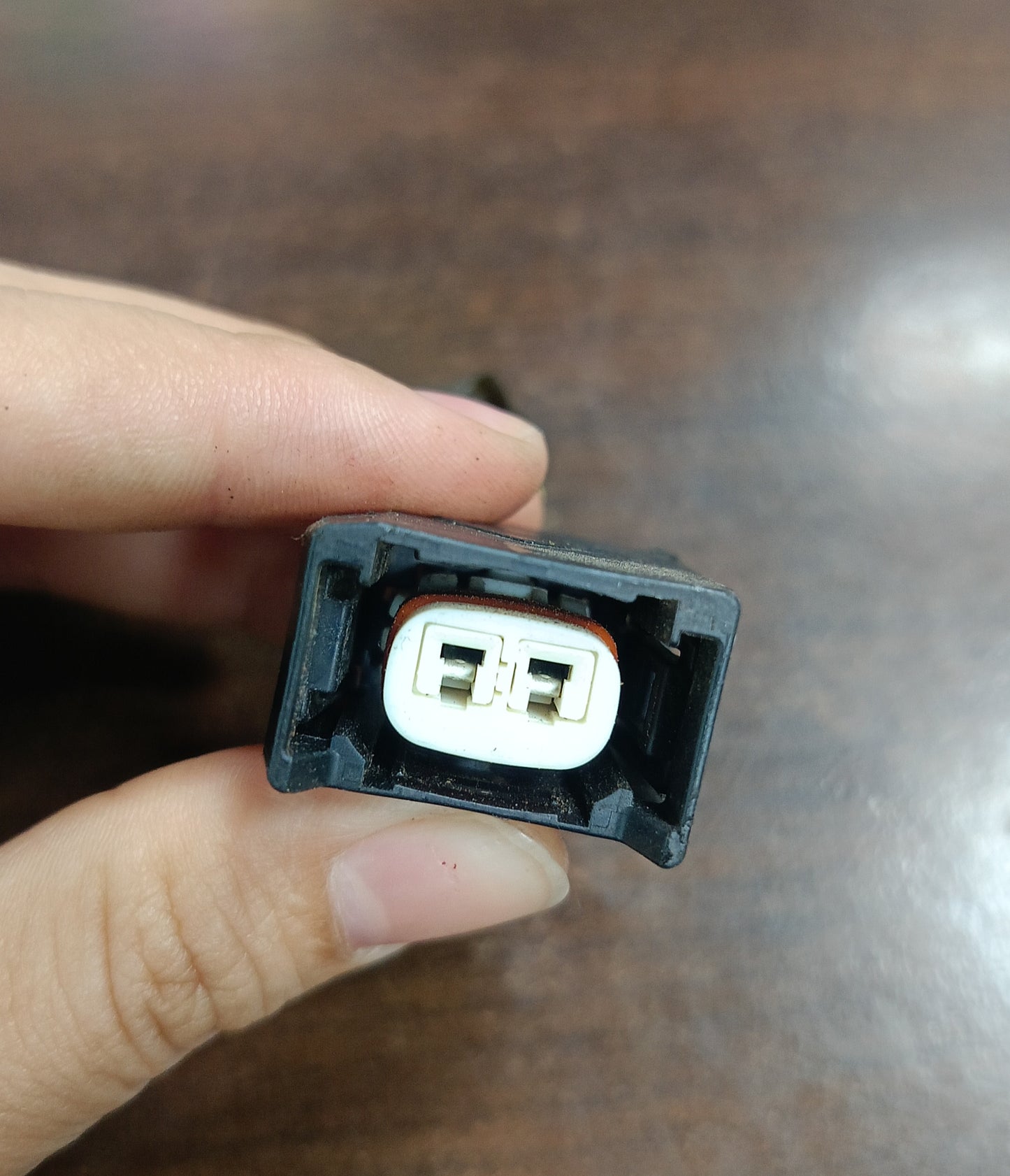 TOYOTA REVO FUEL PUMP 2 PIN WIRE (FPW0001)