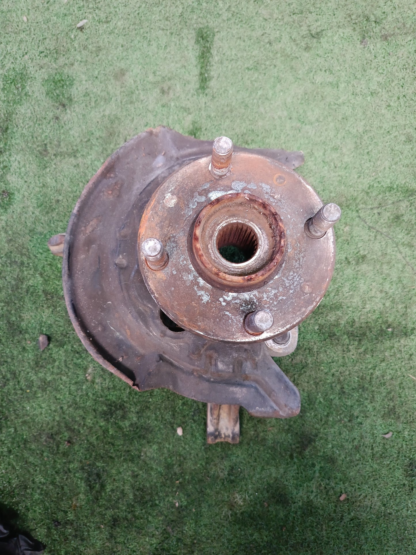 PERODUA MYVI K3 KNUCKLE ARM LH (KA094)