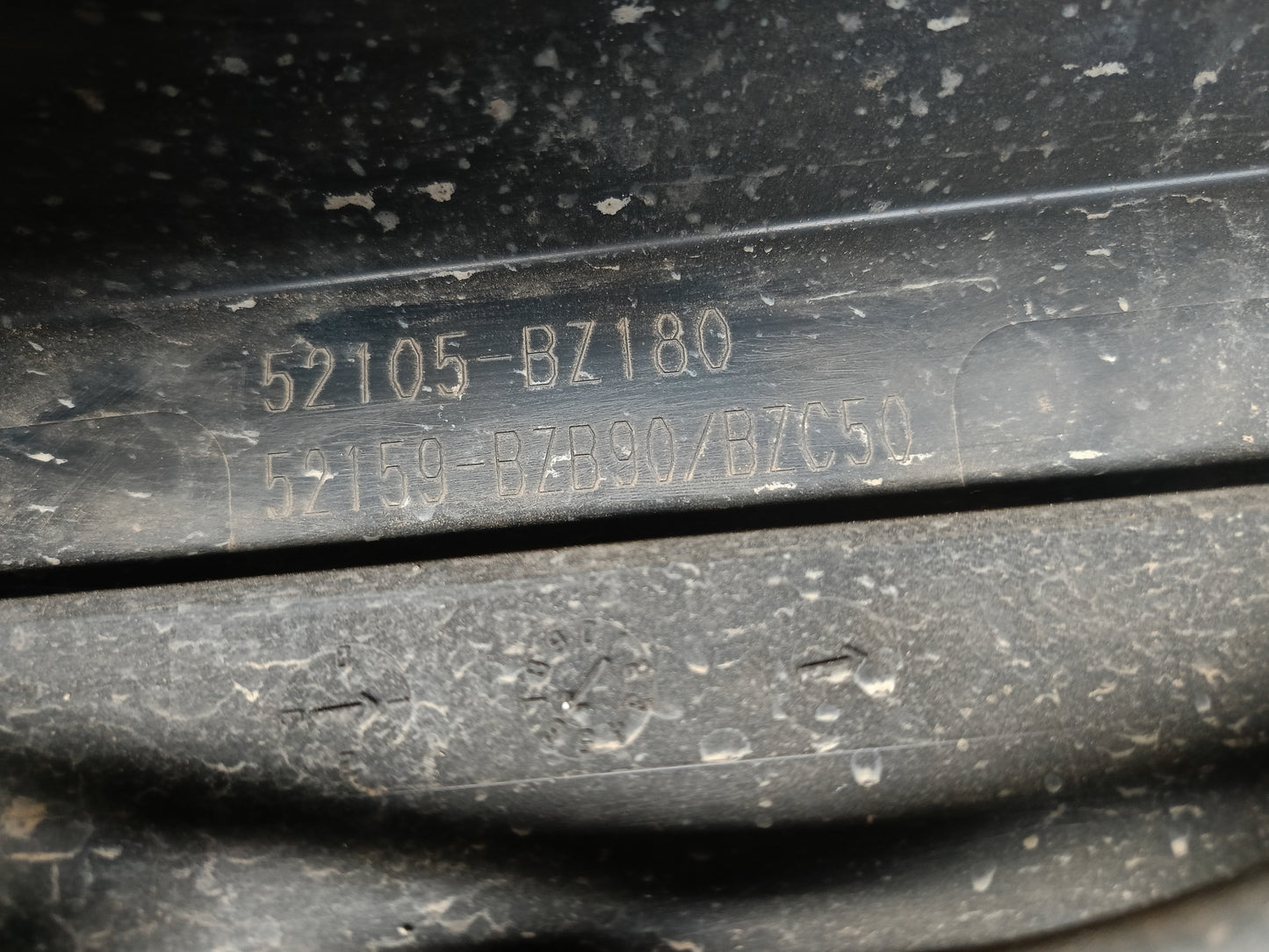 PERODUA ARUZ REAR BUMPER SILVER (52105-BZ180)