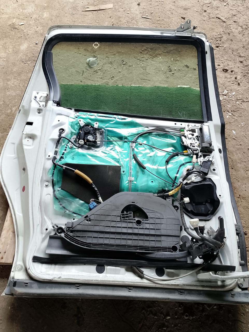 TOYOTA ESTIMA DOOR PANEL RLH COMPLETE WHITE (DP00297)