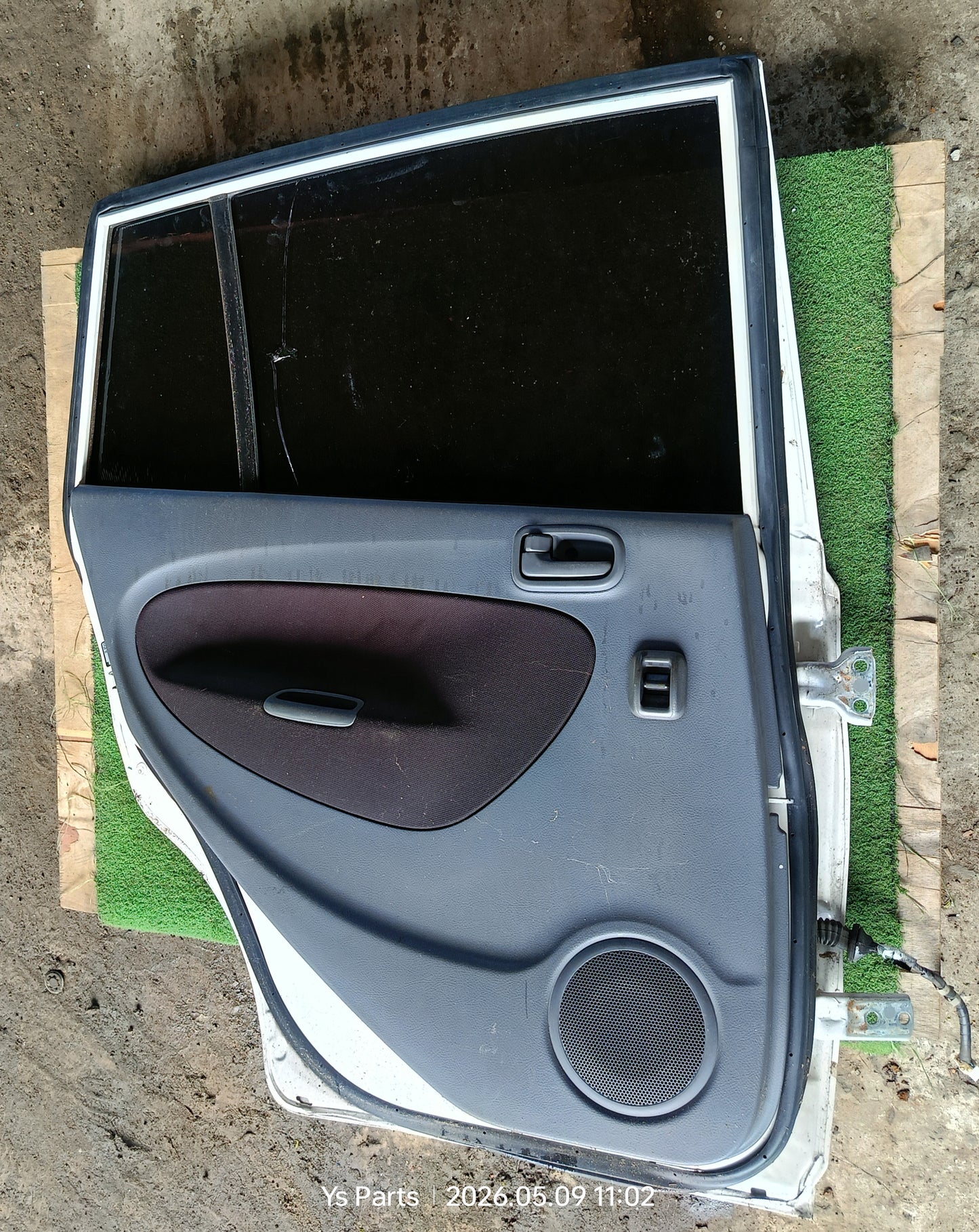 PERODUA VIVA DOOR PANEL RLH COMPLETE WHITE (DP00323)