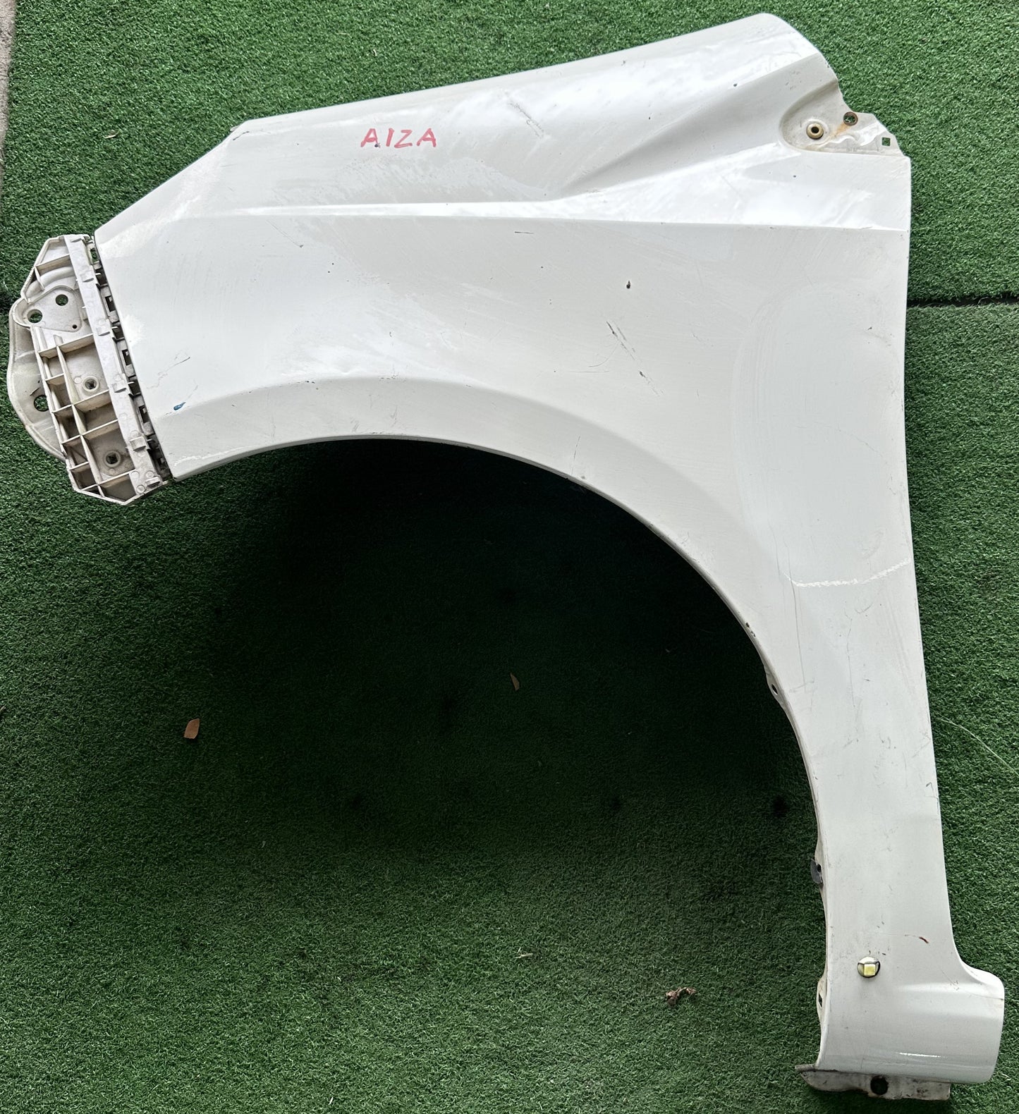 PERODUA ALZA FRONT FENDER WITHOUT HOLE WHITE LH (FFWH009)