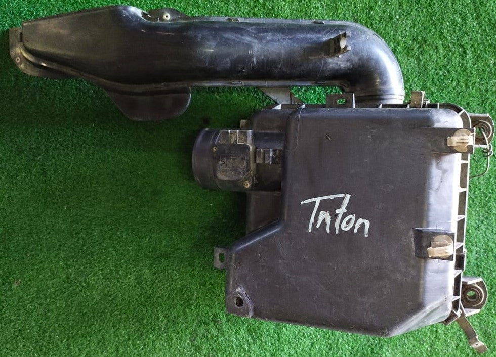 MITSUBISHI TRITON AIRBOX (ABX0018)