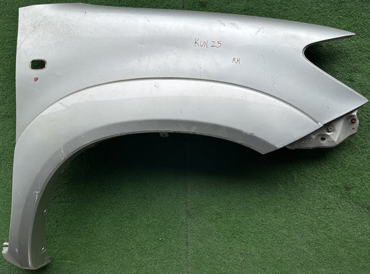 TOYOTA VIGO KUN25 FRONT FENDER WITH HOLE SILVER RH (FFWH016)