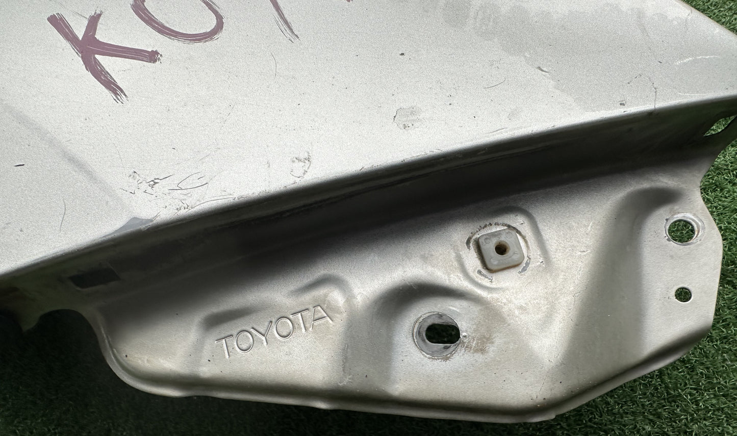 TOYOTA VIGO KUN25 FRONT FENDER WITH HOLE SILVER RH (FFWH017)