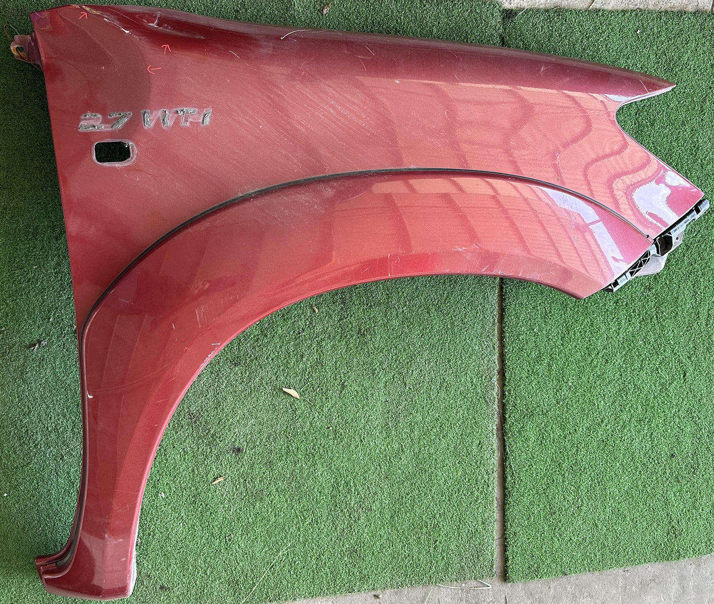 TOYOTA FORTUNER KUN50 FRONT FENDER WITH HOLE RED RH (FFWH025)