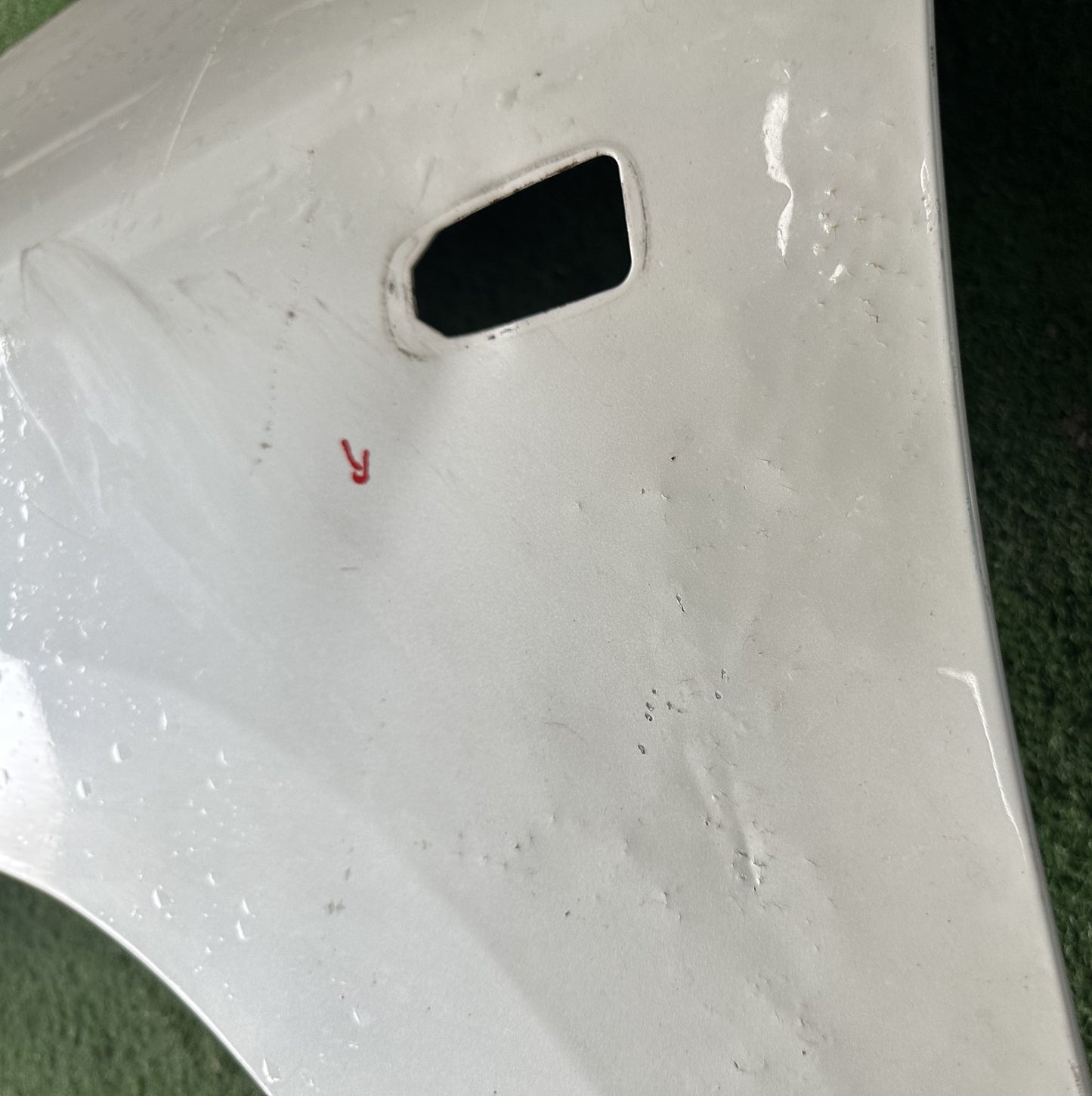 TOYOTA LAND CRUISER L200 FRONT FENDER WITH HOLE WHITE LH (FFWH027)