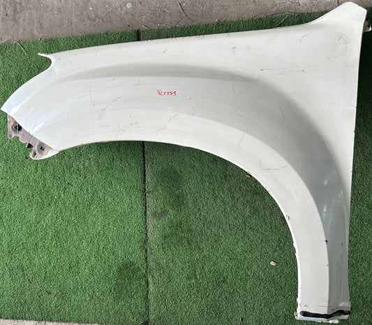 ISUZU DMAX VCROSS FRONT FENDER WITHOUT HOLE WHITE LH (FFWH036)