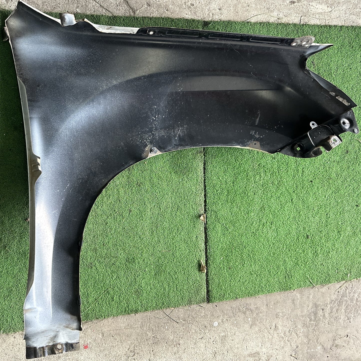 ISUZU DMAX VCROSS FRONT FENDER WITHOUT HOLE WHITE LH (FFWH036)