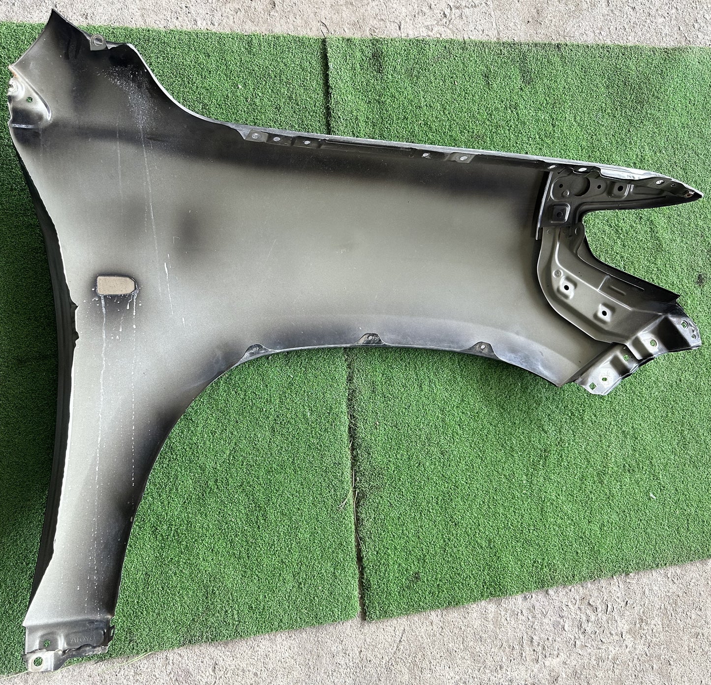 TOYOTA LAND CRUISER L200 FRONT FENDER WITH HOLE BLACK LH (FFWH038)