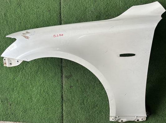 LEXUS IS250 FRONT FENDER WITH HOLE WHITE LH (FFWH041)