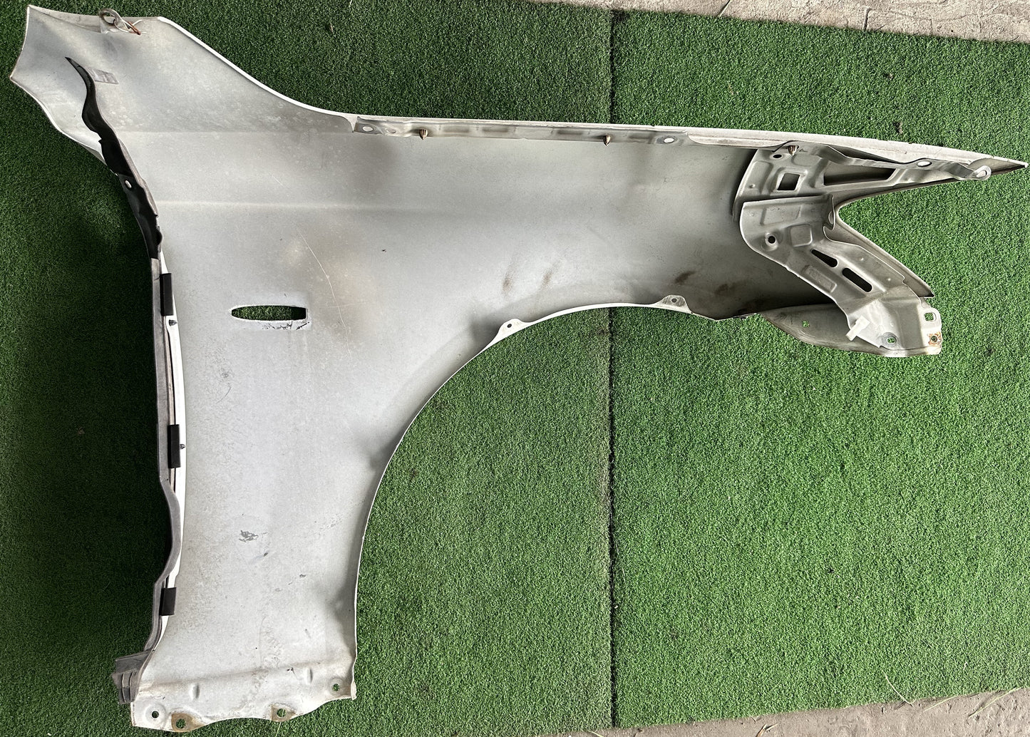 LEXUS IS250 FRONT FENDER WITH HOLE WHITE LH (FFWH041)