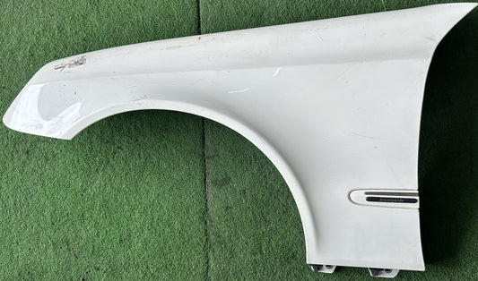 MERCEDES E CLASS W211 FRONG FENDER WITH HOLE WHITE LH (FFWH049)