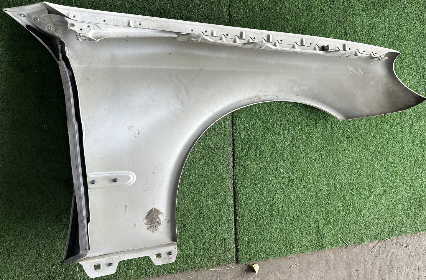 MERCEDES E CLASS W211 FRONG FENDER WITH HOLE WHITE LH (FFWH049)