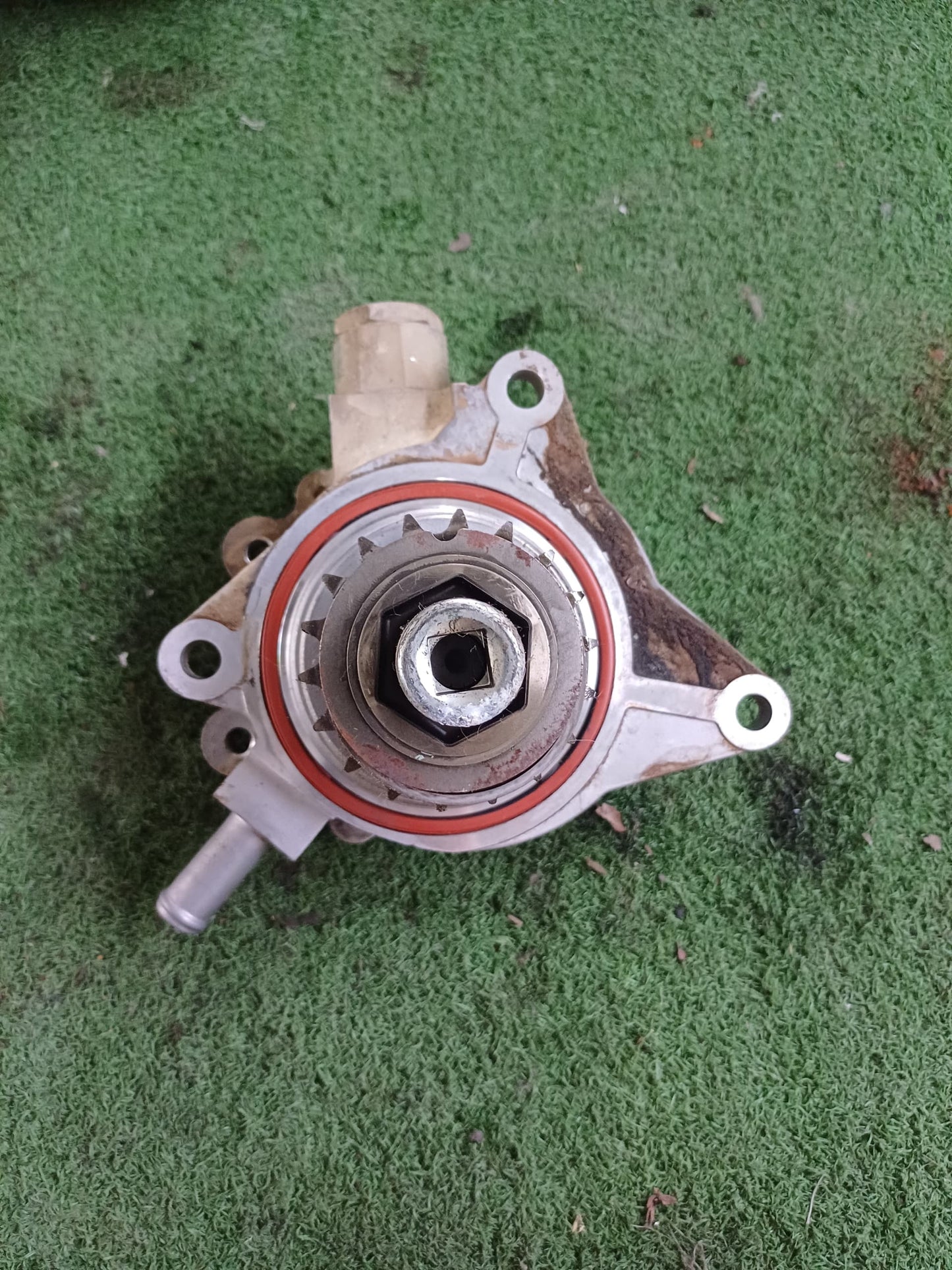 NISSAN NAVARA D40 STEERING PUMP (U) [14650 EB70A]