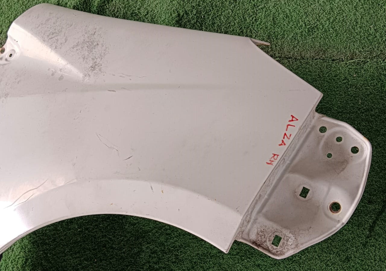 PERODUA ALZA FRONT FENDER WITHOUT HOLE WHITE RH (FFWH065)