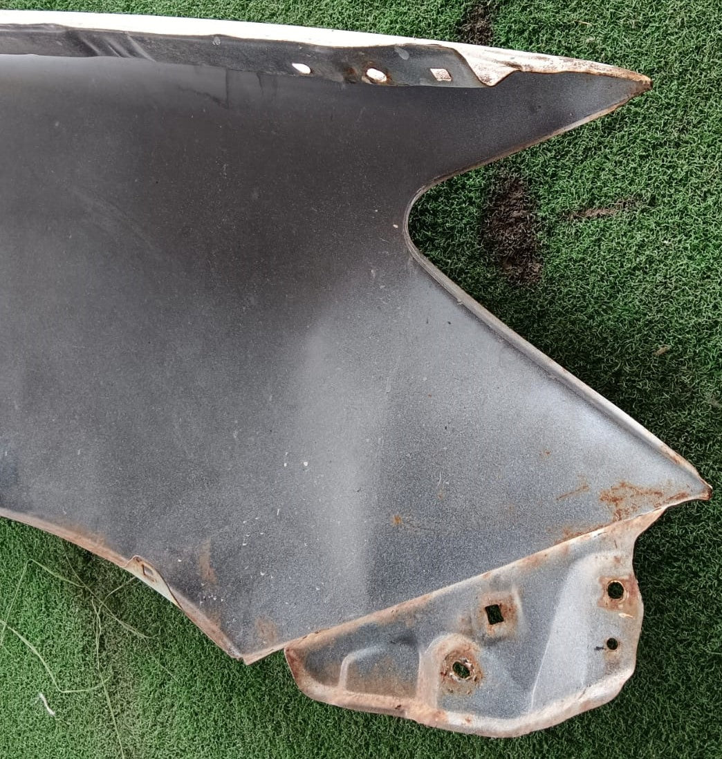 TOYOTA VIGO KUN25 FRONT FENDER WITH HOLE WHITE LH (FFWH067)