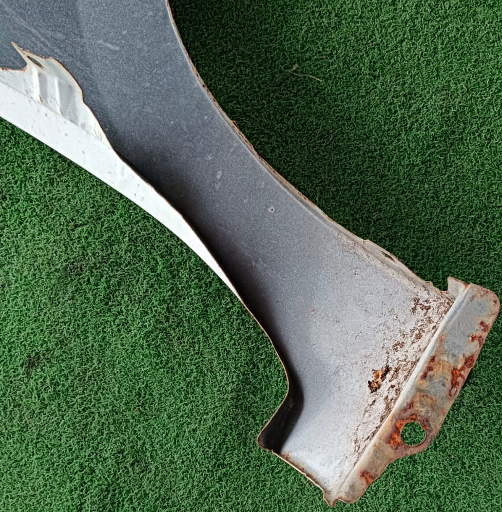 TOYOTA VIGO KUN25 FRONT FENDER WITH HOLE WHITE LH (FFWH067)