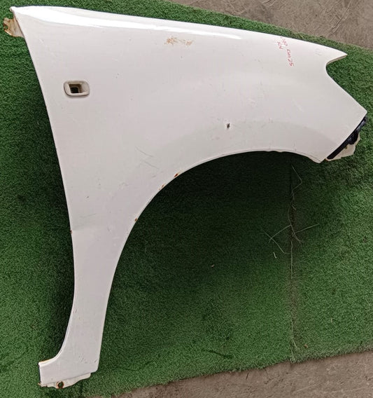 TOYOTA VIGO KUN25 FRONT FENDER WHITE RH (FFWH068)