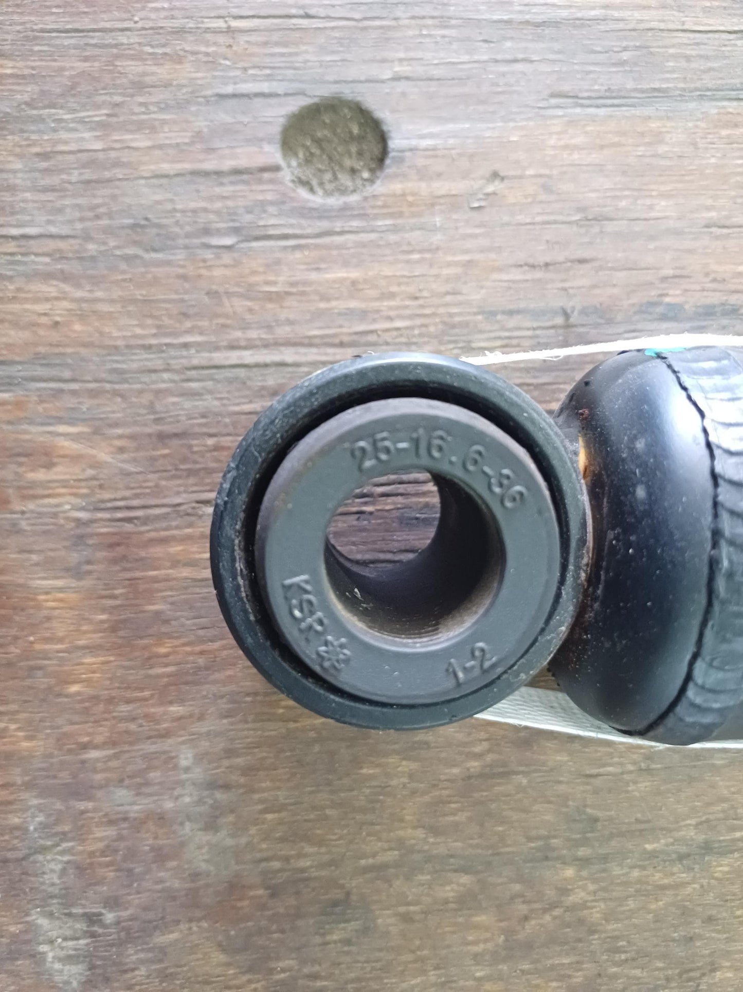 ISUZU DMAX 2022 REAR ABSORBER (NEW) [8977988040]