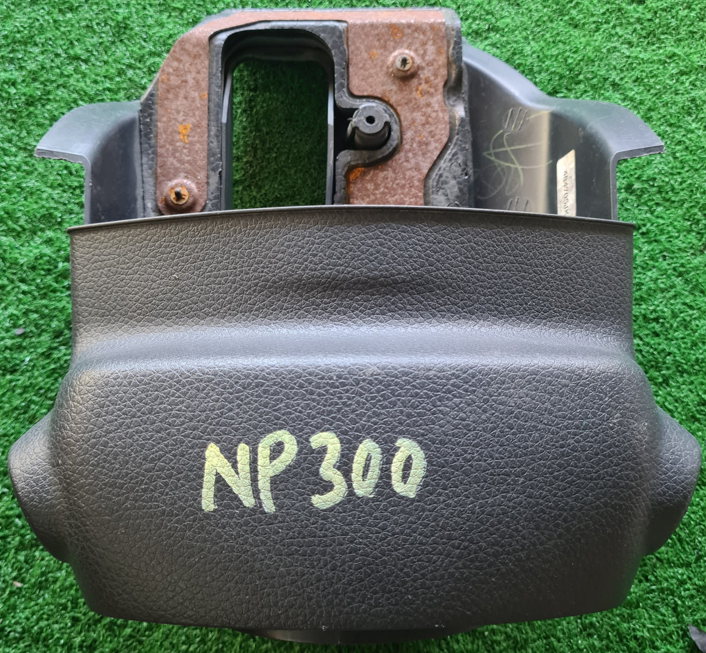 NISSAN NAVARA NP300 STEERING COVER (48470-5JK2A)