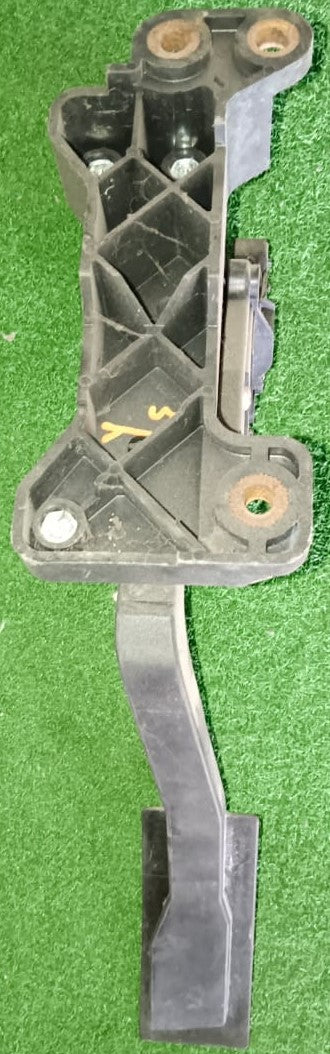 NISSAN NAVARA D40 PEDAL SENSOR (18002-EB400)