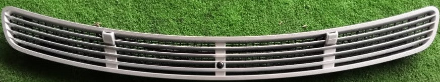 MERCEDES BENZ E320 FRONT HOOD VENT GRILLE (2118800005)