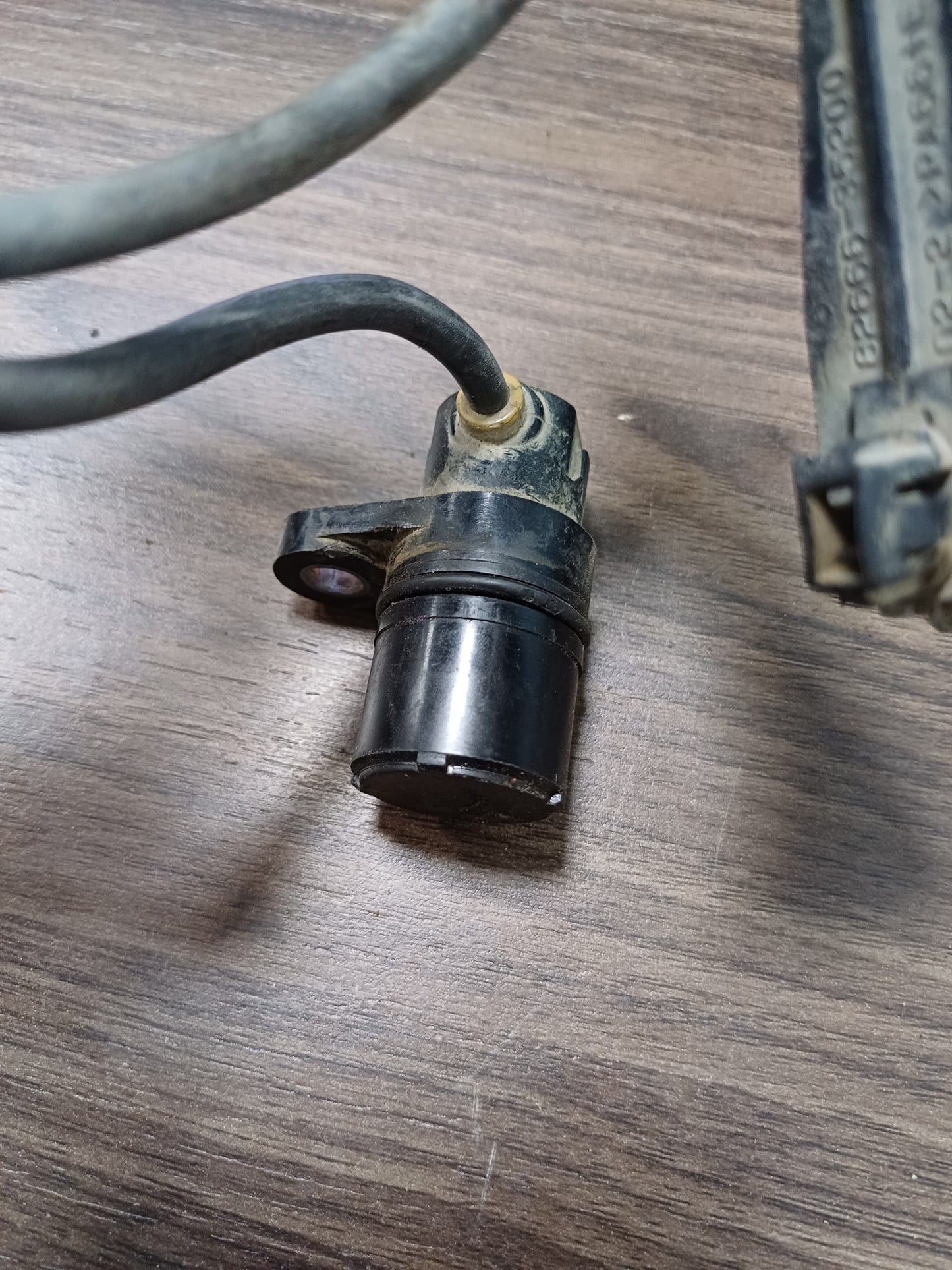 TOYOTA HILUX VIGO ABS SENSOR RRH (U) [89545-0K070]