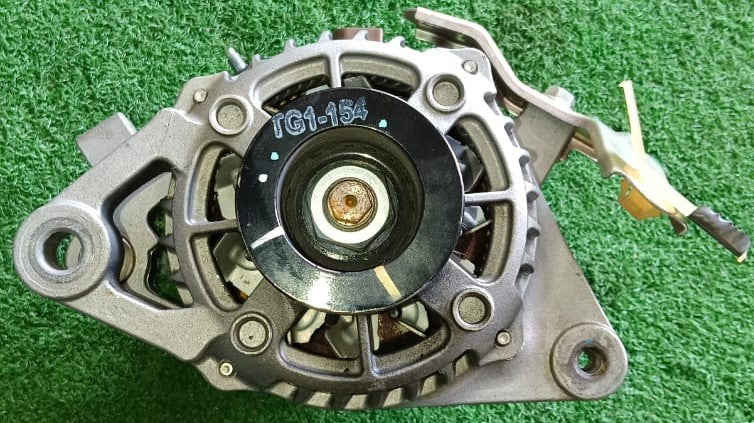 TOYOTA YARIS ALTERNATOR (27060-0Y320)