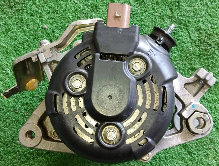 TOYOTA YARIS ALTERNATOR (27060-0Y320)