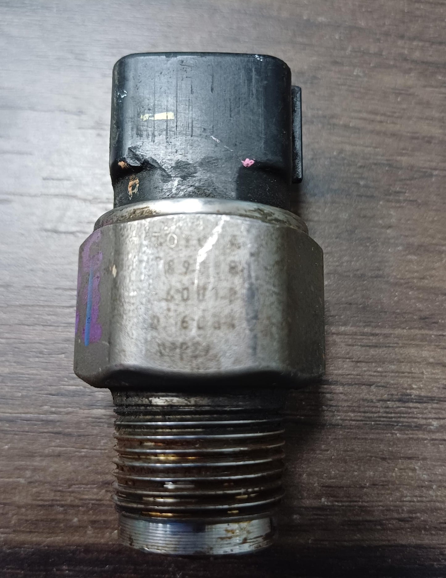TOYOTA HILUX VIGO FUEL PRESSURE SENSOR (U) [89458-60010]