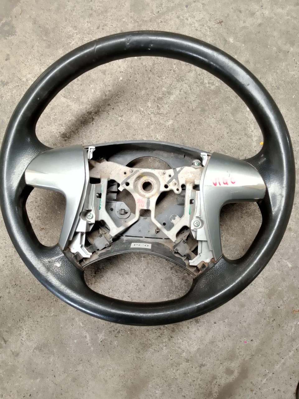 TOYOTA VIGO STEERING WHEEL SW00105
