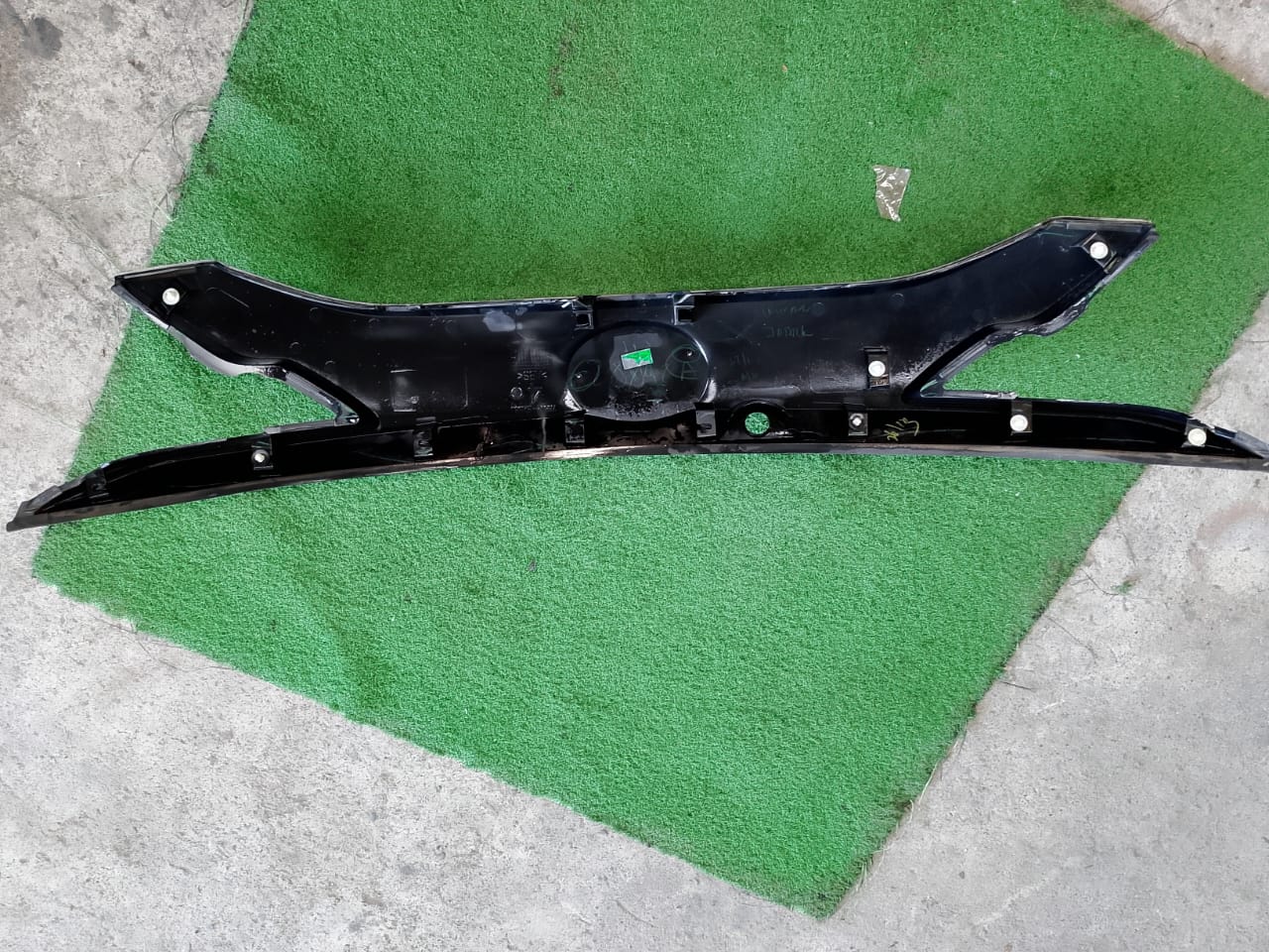 TOYOTA VOLEX FRONT BUMPER GRILLE 76802-BZ360