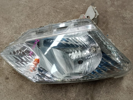 ISUZU DMAX VCROSS HEAD LAMP RH HL080