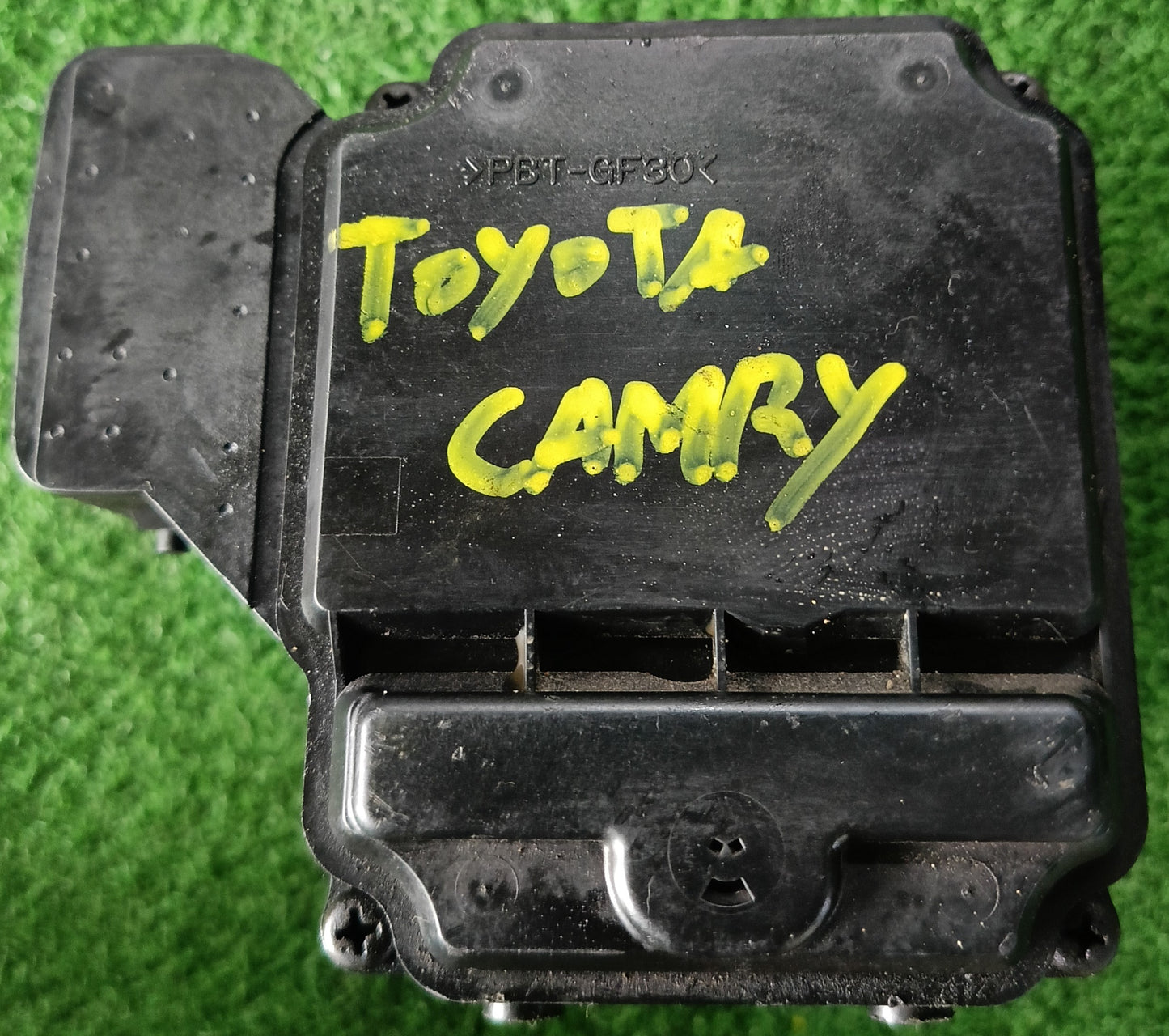 TOYOTA CAMRY ABS PUMP (44510-33090)